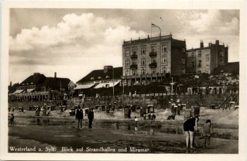 Westerland - Blick auf Strandhallen
