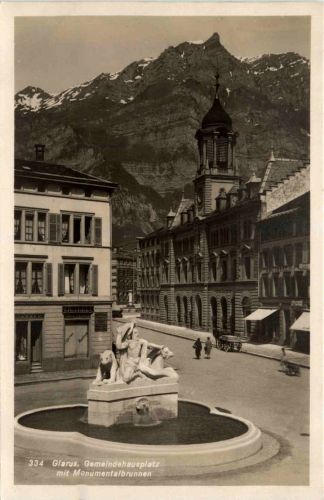 Glarus - Gemeindehausplatz
