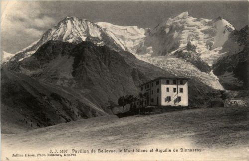 Pavillon de Bellevue. le Mont-Blanc et Aiguille de Bionassay