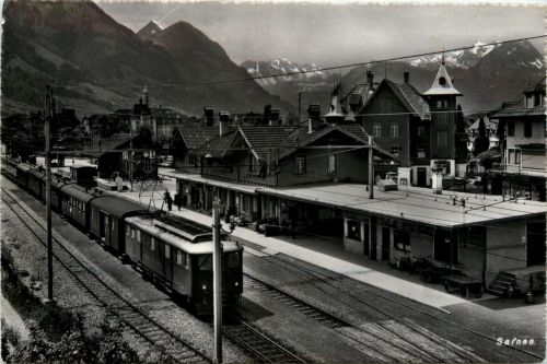 Sarnen - Bahnhof mit Eisenbahn