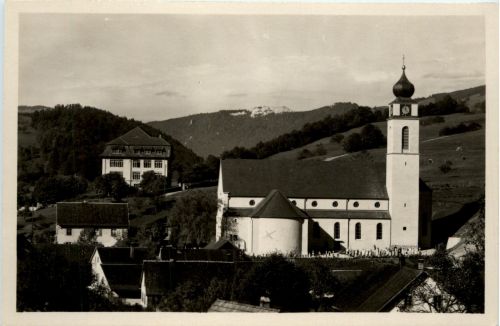 Mümliswil - Kirche und Schulhaus