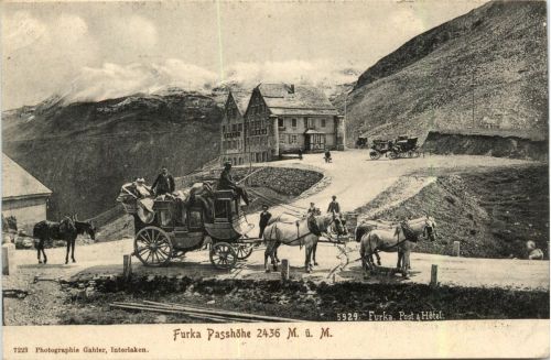 Furka Passhöhe mit Postkutsche