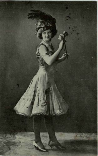 Angela Larrison - jugendliche Soubrette