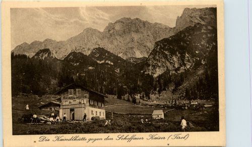 Die Kaindlhütte gegen den Scheffauer Kaiser