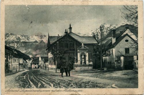 Admont/Steiermark - Admont, Leopoldinerbrunnen mit den Hallermauern