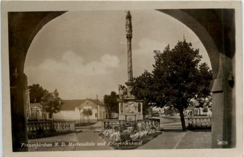 Frauenkirche N.D. Mariensäule und Kriegerdenkmal