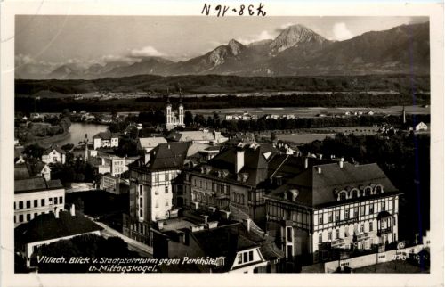 Villach, Blick v. Stadtpfarrturm gegen Mittagskogel und Parkhotel