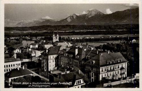 Villach, Blick v. Stadtpfarrturm gegen Mittagskogel und Parkhotel