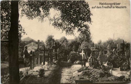 Heldengräber auf dem Friedhof in Vouziers
