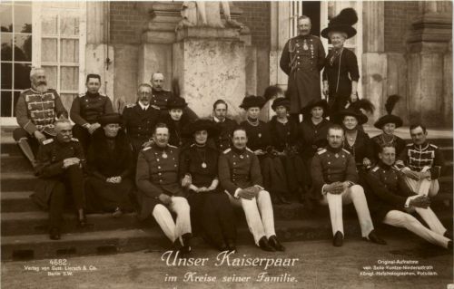 Unser Kaiser im Kreise seiner Familie