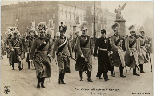 Kaiser Wilhelm II mit seinen 6 Söhnen