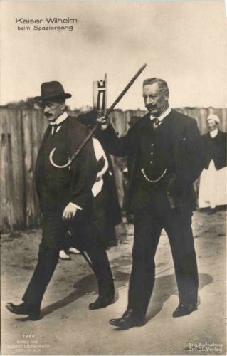 Kaiser Wilhelm beim Spaziergang