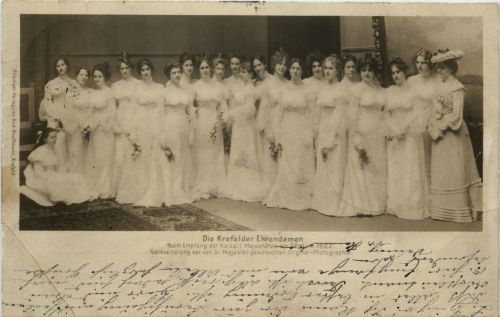 Die Krefelder Ehrendamen beim Empfang der kaiserl. Majestäten 1902