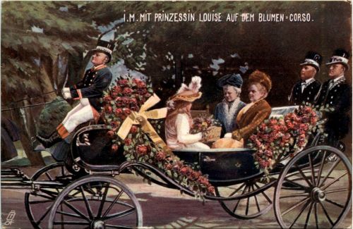 Ihre Majestät mit Prinzession Louise auf dem Blumen corso