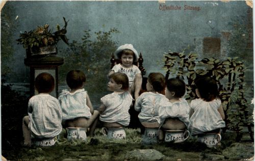 Kinder auf Nachttopf