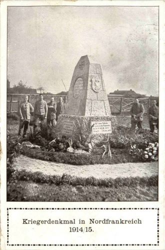 Kriegerdenkmal in Nordfrankreich - Feldpost