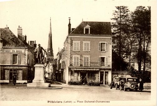 Pithiviers - Place Duhamal Dumonceau