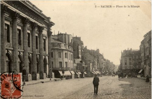 Saumur - Place de la Bilange