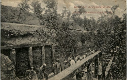 Betonunterstand im Bau