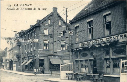 La Panne - Entree de l Avenue de la mer