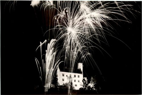 Gössweinstein - Burgbeleuchtung mit Gossen Feuerwerk