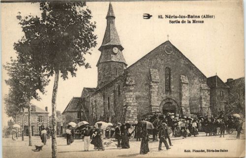 Neris les Bains - Sortie de la Messe