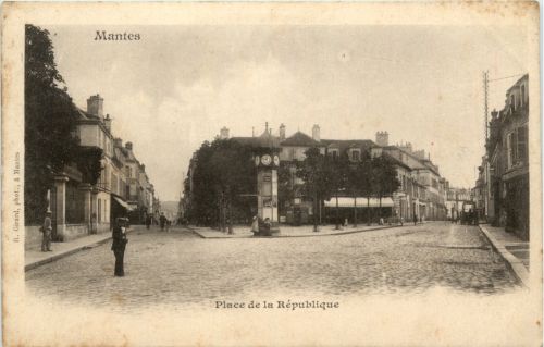 Mantes - Place de la Republique