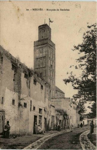 Troyes - Quartier SongisMeknes - Mosquee de Berdaine