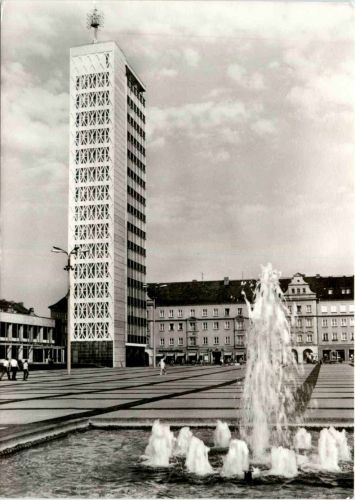 Neubrandenburg - Hochhaus am Karl Marx Platz