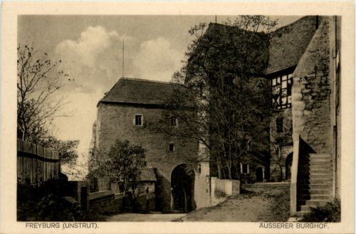Freyburg - Äusserer Burghof