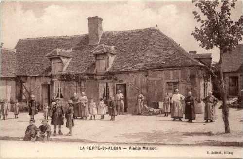 La Ferte St. Aubin - Vieille Maison