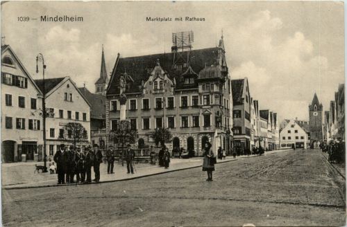 Mindelheim/Bayern/Schwaben/Unterallgäu - Marktplatz mit Rathaus