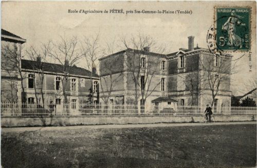 Ecole d Agriculture de Petre pres Ste. Gemme la Plaine
