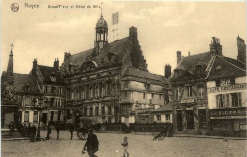 Noyon - Grand Place - Oise - 60