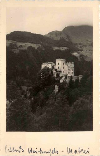 Matrei i O., Schloss Weissenstein