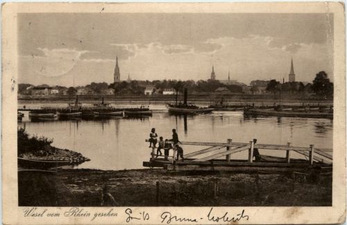 Wesel vom Rhein gesehen