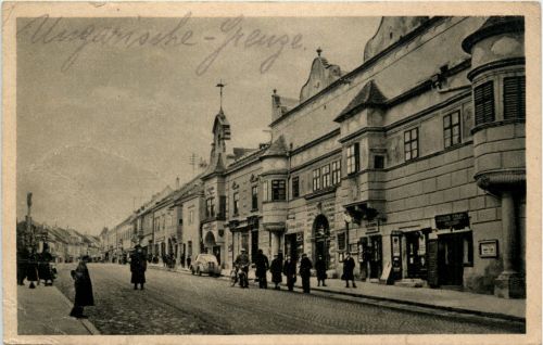 Eisenstadt, Hauptstrasse mit Rathaus