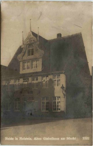 Heide in Holstein, Altes Giebelhaus am Markt