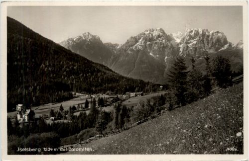 Iselsberg mit Dolomiten
