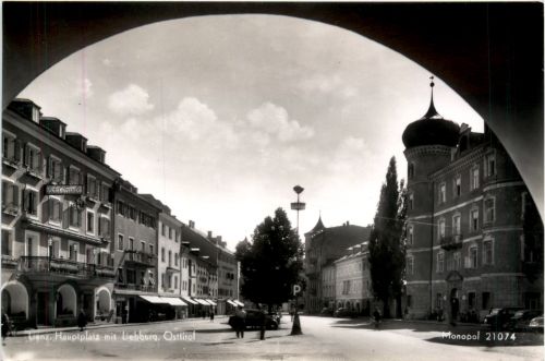 Lienz, Hauptplatz mit Liebburg