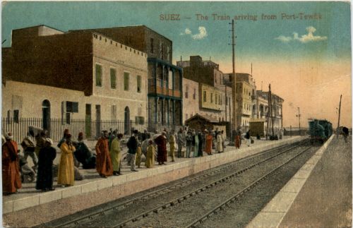 Suez - The train ariving