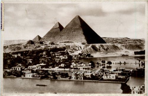 Pyramides