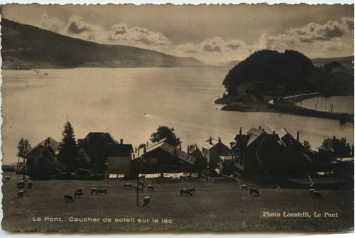 Le Pont - Coucher de soleil sur le lac