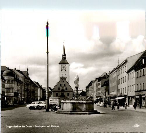 Deggendorf, Marktplatz mit Rathaus