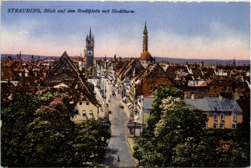 Straubing, Blick auf den Stadtplatz mit Stadtturm