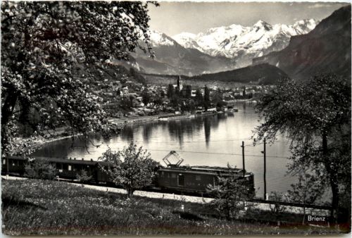 Brienz mit Eisenbahn