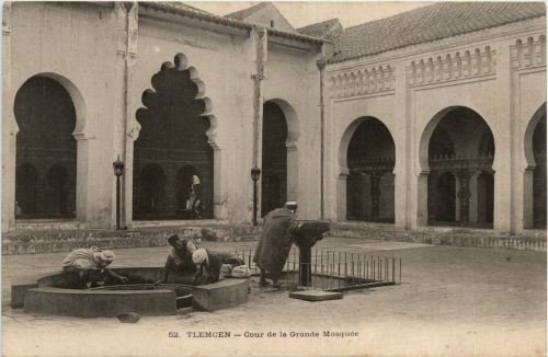 Tlemcen, Cour de la Grande Mosquee