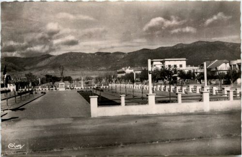 Batna, Monument aux Morts, Vue generale