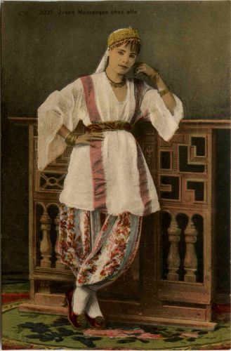 Algerien sonstige, Jeune Mauresque chez elle