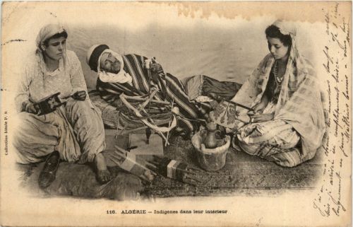 Algerien sonstige, Indigenes dana leur interieur